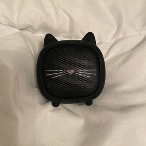 Kate Spade Bluetooth cat speaker